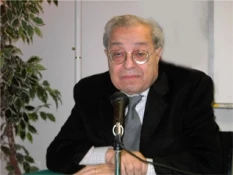 وقفة بین عامین