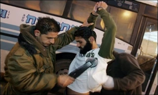 Olmert misleading world over prisoner release