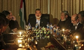 Palestinian cabinet holds candlelit session