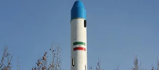 أحمدی نجاد یفتتح أول مرکز فضائی فی ایران