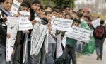 Palestinians form longest human chain