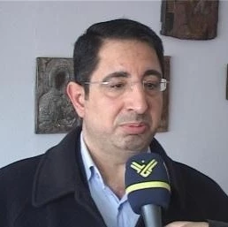 حزب الله  یرى فی اتهامات جنبلاط أن «الأمیرکی یخطط لشیء ما»