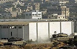 Martyrdom-seeking operations near Gaza crossing