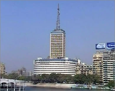 إعلام مصر الرسمی یلتحق بالثورة