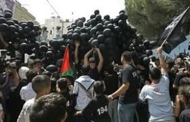 استقبال از اوباما در رام الله با پرچمها و بالن های سیاه