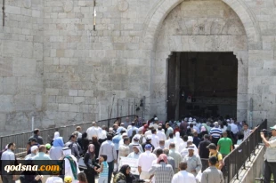 آلاف المصلین أدوا صلاة الجمعة فی المسجد الأقصى الیوم