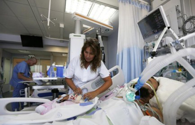Israel hosting wounded Syrian rebels