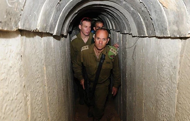 Tunnels, tramp card of resistance