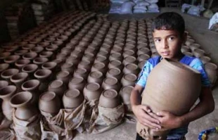 100 thousand child laborers in Palestine