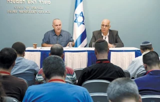 Israel says ready toturn to Cairo talks