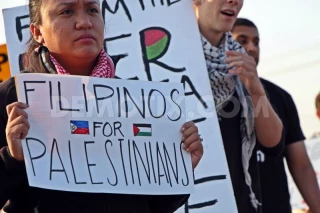 Palestine supporters block Israeli ships in Washington, L.A