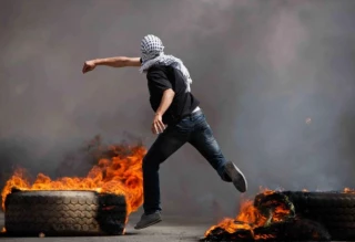 Israel seeks to banish Aqsa protestors