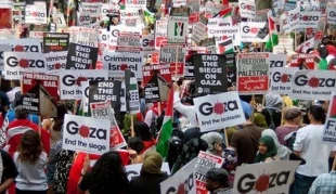 People march in Montreal in support of Palestinian cause