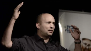 Bennett jabs at Netanyahu over settlements
