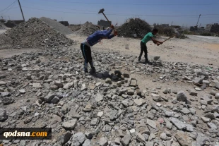 Palestinians learn to cope with strict siege