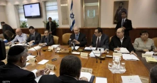 إجبار الفلسطینیین على رکوب حافلات منفصلة یضع حکومة نتنیاهو بمأزق