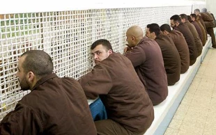 Palestinian captives declare campaign of disobedience