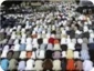 الفلسطینیون یستعدون لأداء صلاة الجمعة بالشوارع قرب الأقصى