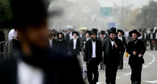 معلقون "إسرائیلیون": نتنیاهو غیر قادر على مجرد الوعد بالأمن