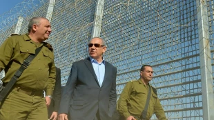 Netanyahu: We'll surround Israel with fences