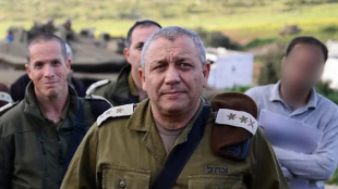 More scare in Israeli army as chief orders carrying weapons even off duty