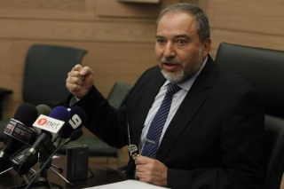 "لیبرمان" یطالب باغتیال "هنیة"