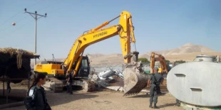 الاحتلال یهدم مساکن ویدمر خط میاه فی الجفتلک