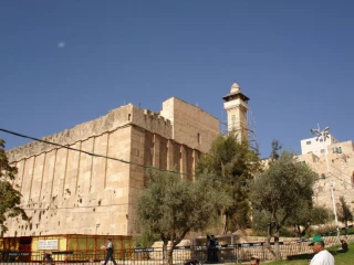 الکشف عن حفریات للاحتلال أسفل المسجد الإبراهیمی