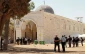 Settlers storm the plazas of the Aqsa Mosque