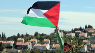 الاحتلال یعتقل طفلًا قرب مدینة أریحا.. والتهمة «علم فلسطین»!