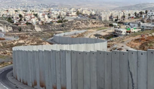 Israel halts Gaza wall construction over costs