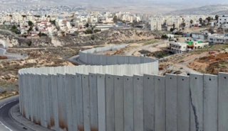 Israel halts Gaza wall construction over costs