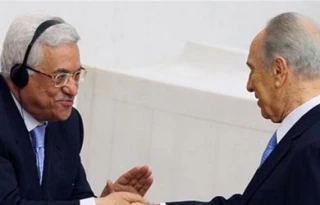 محافل عبری: نتانیاهو عامل نهایی نشدن توافق ابومازن و پرز بود