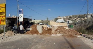Israeli closes entrances into occupied West Bank