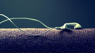 Israeli researchers zooming in on headphones hacking