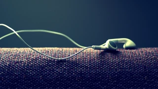 Israeli researchers zooming in on headphones hacking