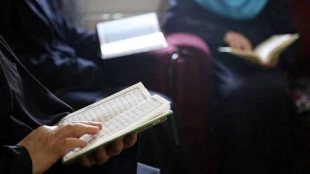 في غزة.. بيتٌ يضم 16 حافظًا للقرآن الكريم