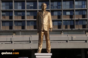 Statue of Netanyahu placed in Tel Aviv in protest
