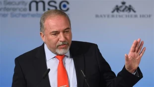 Israel threatens to destroy Syrian air defense systems