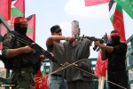 اهتزار پرچم جمهوری اسلامی ایران در غزه در اعتراض به سفر ترامپ 9