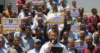 Hamas slams PA for yielding to Israeli-US pressures