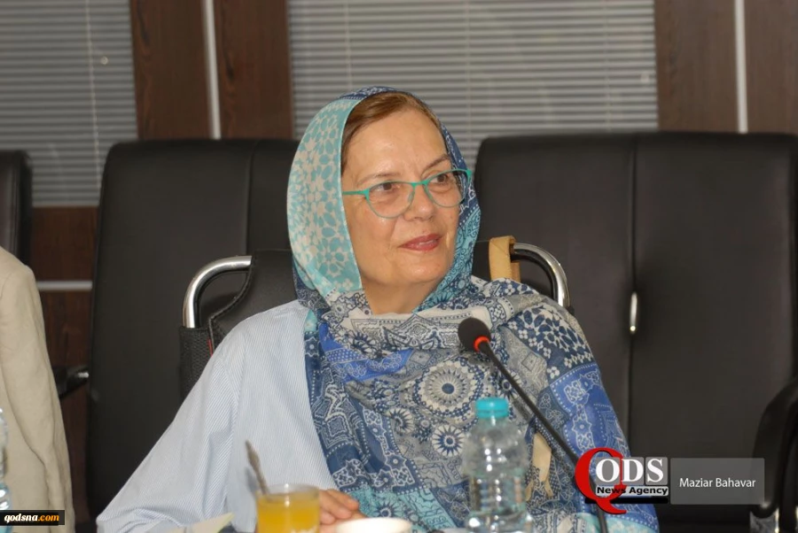 لقاء عدد من أساتذة الجامعات اليونانية بالأمينة العامة لجمعية الدفاع عن الشعب الفلسطيني
 9