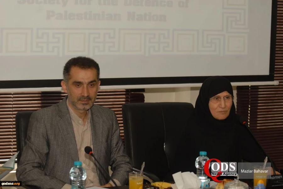 لقاء عدد من أساتذة الجامعات اليونانية بالأمينة العامة لجمعية الدفاع عن الشعب الفلسطيني
 17