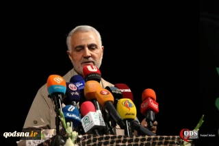 «سردار قاسم سلیمانی» فرمانده سپاه قدس:

 حشد الشعبی شجره طیبه است/ شهادت سردار نصیری پرونده خلیفه ناحق داعش را تمام کرد