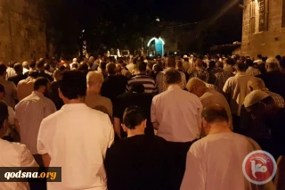 در اعتراض به گیت های بازرسی؛

فلسطینی‎ها نماز صبح را خارج مسجد الاقصی اقامه کردند