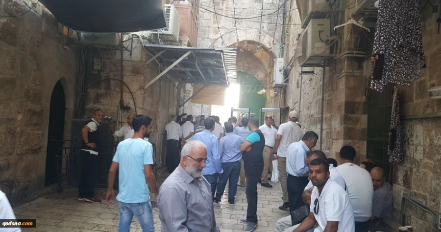 Palestinians reject entering Aqssa mosque via Israeli detectors  2