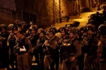 الاحتلال الإسرائيلي يقمع المصلين المقدسيين  5