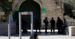 Quds clerics urge Muslims to reject security measures at Aqsa