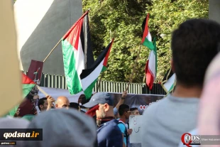 عصر دیروز برگزار شد:

اجتماع دانشجویی در حمایت از مسجد الاقصی در مقابل دانشگاه تهران 2