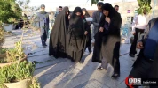 دیدار دختر امام(ره) با همسران شهدای مدافع حرم و نثار شاخه های گل بر سر مزار شهدای اصفهان (۱)
 5